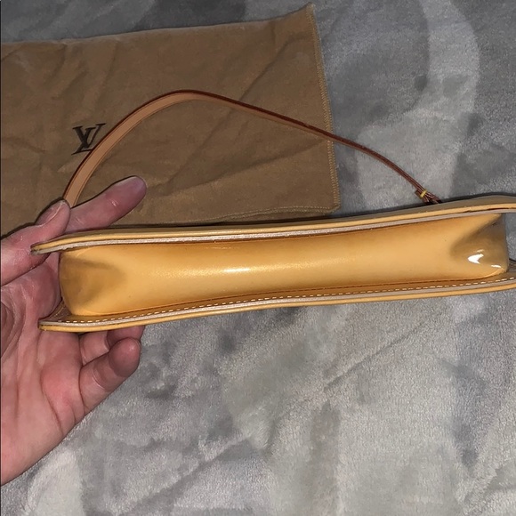 Louis Vuitton wristlet - Picture 3 of 8